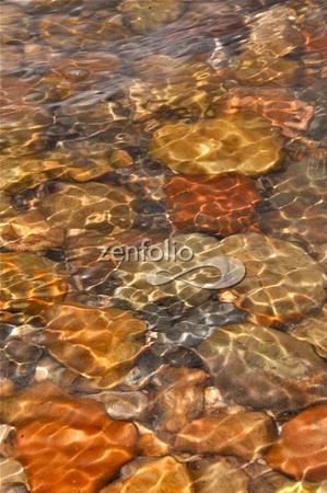 Water patterns on underwater rocks DSC_2740